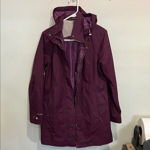 Eddie Bauer Women's M burgundy hooded raincoat